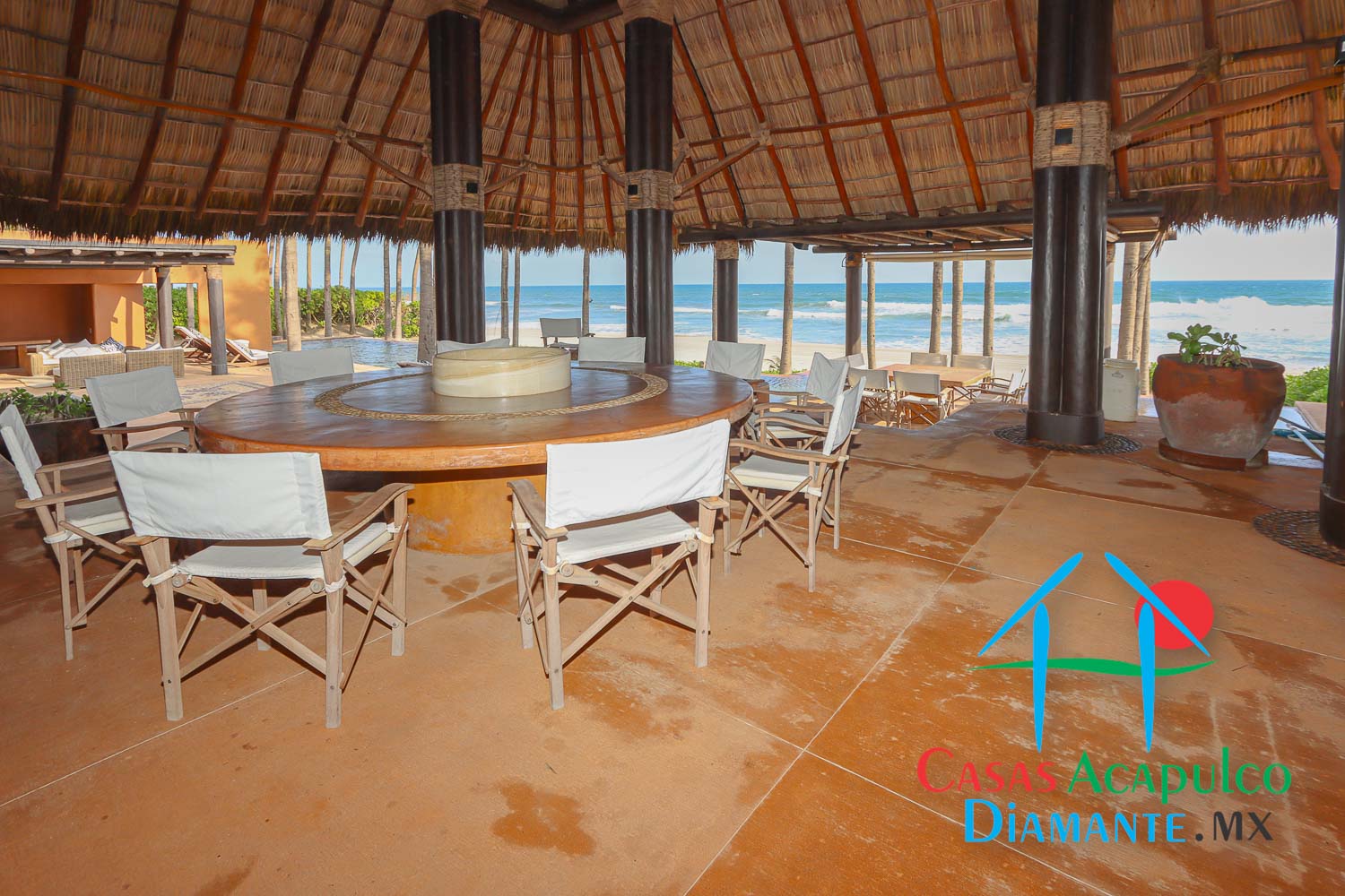 Tres Vidas Casa Mía - Comedor abierto 1